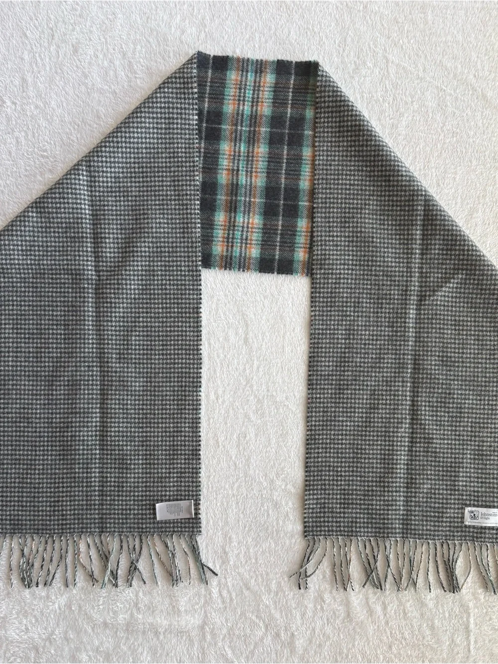 Johnstons of Elgin 100% Cashmere Reversible Plaid Scarf Made in Scotland